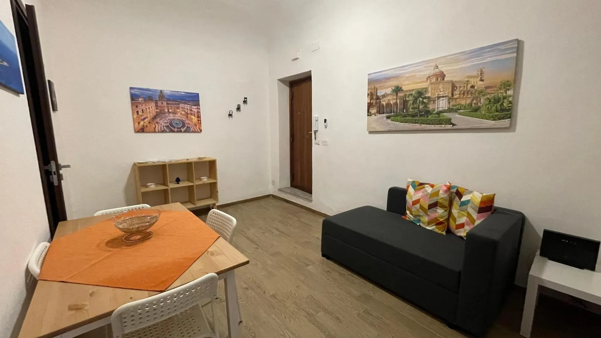 Le Colonne Del Massimo - Apartment In Front Of Massimo Theatre Palermo Italia